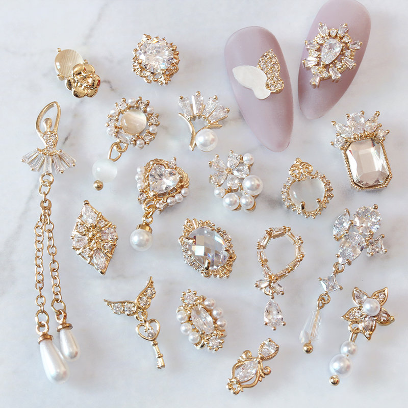 Trending Tech Accessories - 4 ชิ้น/ล็อต Love Rose จี้ผีเสื้อ 3D